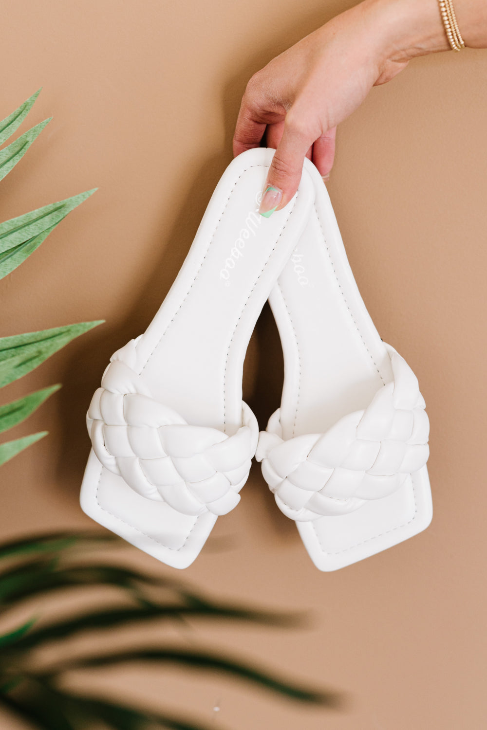 2f4f4c611eab49a0b95b05eea79a5f20-Max